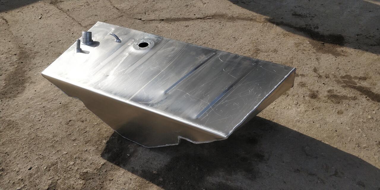 Топливный бак Южанка 2, 45 л в носовой рундук